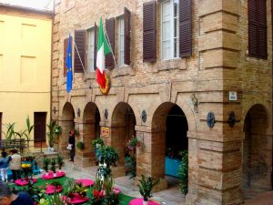 Palazzo Comunale e teatro