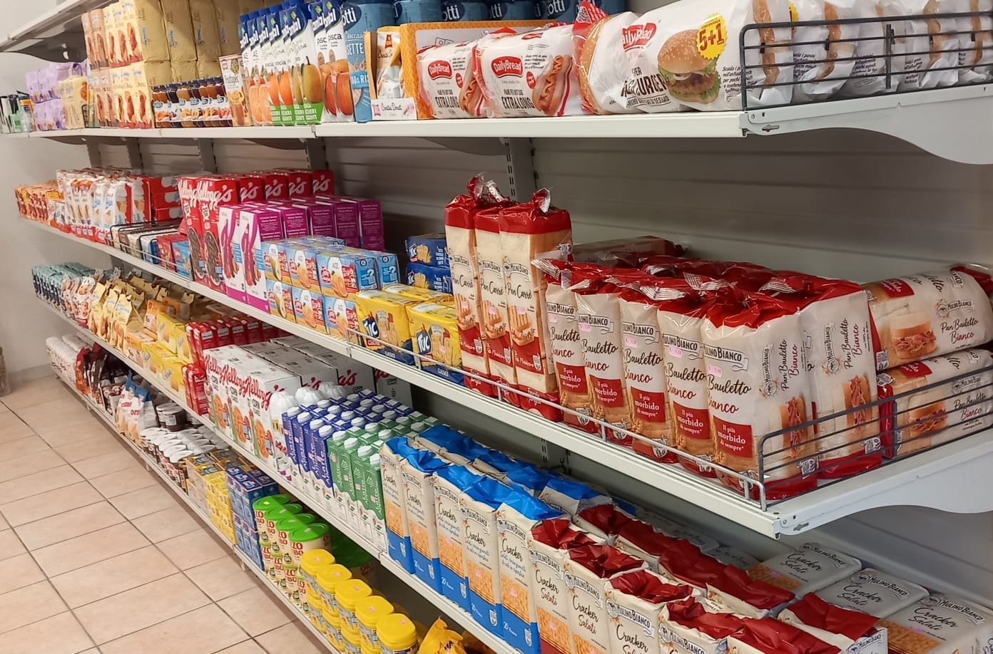 Interno negozio alimentari